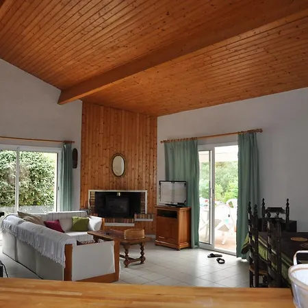 Avec Piscine Et Jardin - 75401